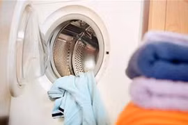 Bỏ ngay thói quen khi giặt quần áo sau đây nếu không muốn nhập viện