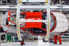 Đột nhập vào nhà máy bí mật của Ferrari