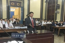 Tạm dừng xử vụ Vinasun kiện Grab để thu thập thêm chứng cứ
