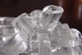 Giải khát mùa nóng coi chừng rước họa vì đá viên bẩn