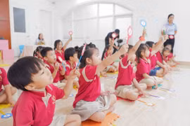 Chọn trường cho con hay cho bố mẹ?