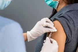 Những lưu ý khi tiêm chủng cho người lớn