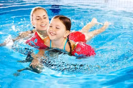 Bơi lội mùa hè, đừng quên những điều quan trọng với trẻ