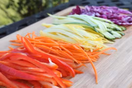 Nguy cơ ngộ độc từ rau bào ngâm hóa chất