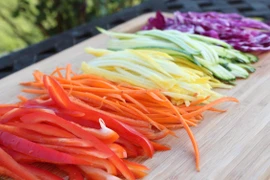 Nguy cơ ngộ độc từ rau bào ngâm hóa chất