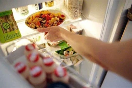 Thức ăn để qua đêm, cẩn thận với vi khuẩn, chất độc nitrite