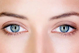 Bảo vệ sức khỏe đôi mắt khi tiếp xúc với ánh nắng mùa hè