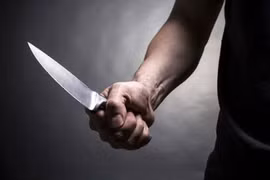 Công an điều tra vụ con trai dùng dao đâm mẹ ở Nghệ An