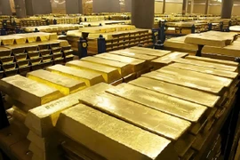 Hàng trăm tấn vàng được vận chuyển bằng máy bay về Mỹ