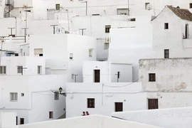 Say lòng trước cảnh sắc diễm lệ làng trắng Andalusia