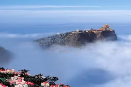 Chiêm ngưỡng 10 ngọn núi có kiến trúc đặc biệt nhất TQ 