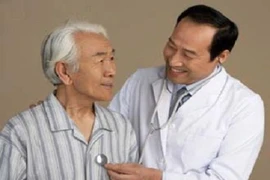 Hướng dẫn tầm soát ung thư phổi cho người già