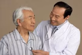 Hướng dẫn tầm soát ung thư phổi cho người già