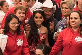 Tiệc sinh nhật hoành tráng của thiếu nữ Mexico 15 tuổi