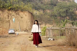 Chùm ảnh nữ văn sĩ Trung Quốc bỏ phố về quê 