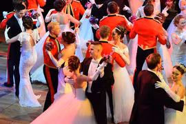 Ngỡ ngàng vũ hội lộng lẫy như cổ tích ở London