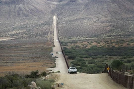 Cận cảnh biên giới Mỹ-Mexico qua ảnh
