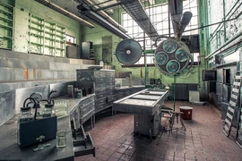 Hãi hùng cảnh tượng trong bệnh viện tâm thần bỏ hoang