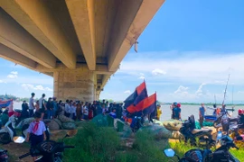 Để lại xe máy, cô gái gieo mình xuống sông Thạch Hãn tự tử