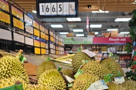 Giá 1 múi sầu riêng hơn 200.000 đồng, người mua giật mình