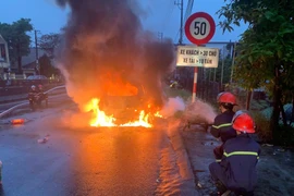 Liên tiếp xảy ra 2 vụ cháy xe ô tô ở Quảng Trị