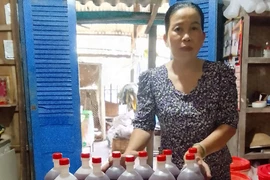 Nông dân Sóc Trăng thoát nghèo nhờ nuôi heo bằng bỗng rượu