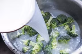 Những sai lầm khiến rau củ càng rửa càng bẩn, mất chất dinh dưỡng