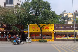 Bánh truyền thống hút khách, bánh “vỉa hè” ế ẩm dịp Tết Trung thu