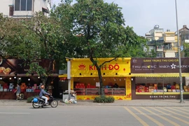 Bánh truyền thống hút khách, bánh “vỉa hè” ế ẩm dịp Tết Trung thu