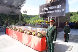 Hà Tĩnh truy điệu, an táng 6 hài cốt liệt sỹ