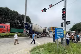 Va chạm với xe bồn, một thai phụ ở Nghệ An tử vong