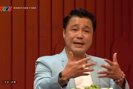 Lý Hùng bật khóc nhớ về thời gian ngủ nhờ nhà dân, ăn mì gói