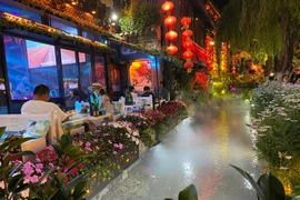 Người dân đổ xô “xuất ngoại” nghỉ Lễ Quốc khánh 2/9