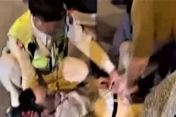 Nam thanh niên “thông chốt” lao thẳng xe máy vào người Thượng uý CSGT