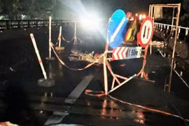 Người đàn ông tử vong thương tâm sau khi tông vào rào chắn công trình