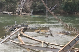 Công an Nghệ An chỉ đạo làm rõ vụ sập cầu treo Kẻ Nính