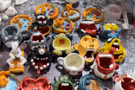 Nặn gốm thành hình thù xấu xí, chàng trai thu hàng chục triệu/tháng