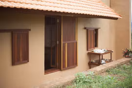 Rời Đà Lạt, vợ chồng trẻ xây nhà mộc mạc bên đồi