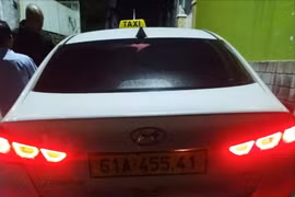 Truy tìm tài xế taxi “dù” xịt hơi cay vào mặt khách 