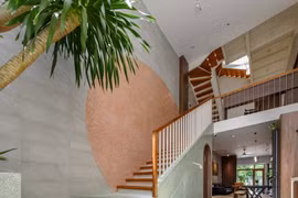 Nhà thông tầng giảm áp lực cho mẹ, giải tỏa năng lượng cho con