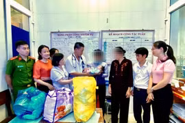 Bé trai bị bỏ rơi bên bờ ruộng đã được người thân nhận về 