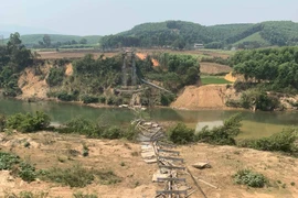 Hiện trường cầu treo Kẻ Nính ở Nghệ An vừa đổ sập