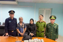 Bắt 2 chị em ruột vận chuyển trái phép hơn 4,5 triệu USD