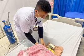 Cả gia đình bị ngộ độc khí CO2 vì đốt than sưởi ấm trong phòng kín