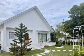 Chi 1,2 tỷ đồng xây nhà giữa vườn xoài ngập nắng