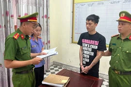 Lừa đặt cọc vé xe qua mạng, chiếm đoạt hàng trăm triệu đồng ​