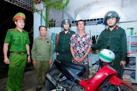 Khởi tố đối tượng lái xe gắn máy đâm vào ô tô người khác