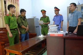 Khởi tố Trưởng bưu cục ở Quảng Bình vì tội tham ô