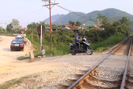 Băng qua đường sắt, người đàn ông bị tàu hỏa tông tử vong