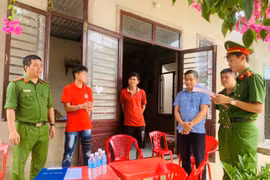 Khởi tố nhóm thanh thiếu niên vác mã tấu đi chém người